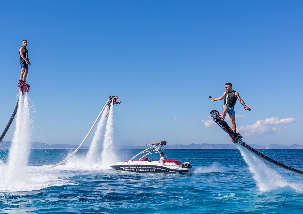 3 razones por las que te encantará pasar tus vacaciones en Ibiza a bordo de un barco
