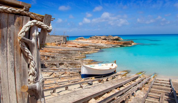 These are the best beaches for dropping anchor around Formentera
