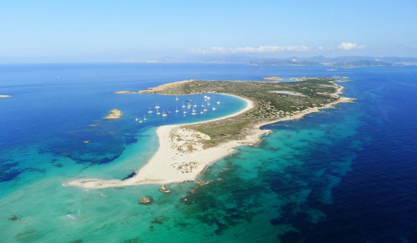 These are the best beaches for dropping anchor around Formentera