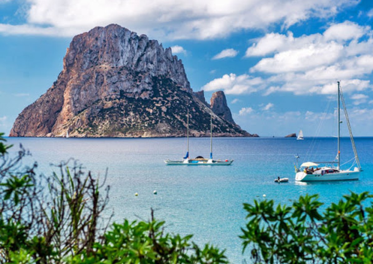 A sailing route around Ibiza’s most beautiful islets